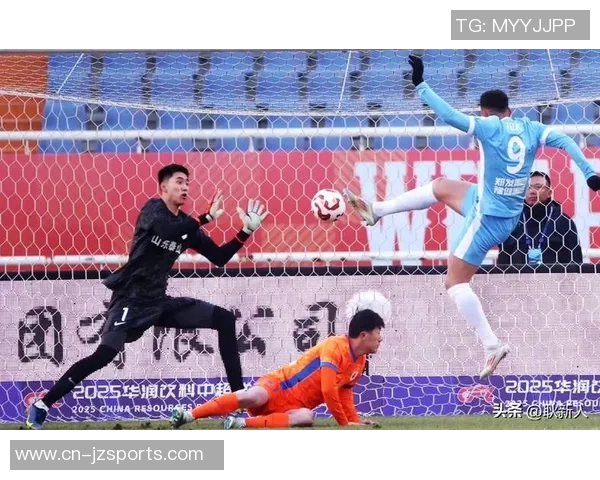 国足缺乏集训中超三强全主力出战但与日韩实力差距明显 国足缺乏集训中超三强全主力出战但与日韩实力差距明显