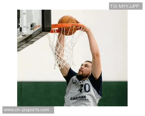 小卡称赞训练营表现出色年轻球员防守沟通能力显著提升 小卡称赞训练营表现出色年轻球员防守沟通能力显著提升